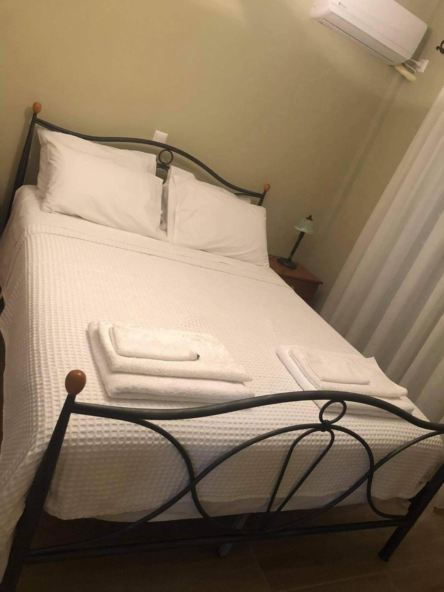 Melíssion Lydia'S Inn 2 With Private Pool מראה חיצוני תמונה